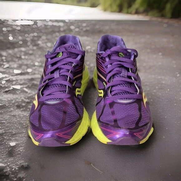 Saucony Kinvara 4 10197-1 Purple Neon Running Shoes Sneakers Size 10.5 Womens - Picture 2 of 8